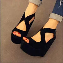 Load image into Gallery viewer, Platform Buckle Strap Sandals