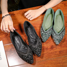 Load image into Gallery viewer, Rhinestone Moccasins