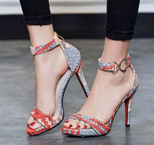 Load image into Gallery viewer, Plaid High Sandals