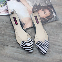 Load image into Gallery viewer, Pointed Toe Flats